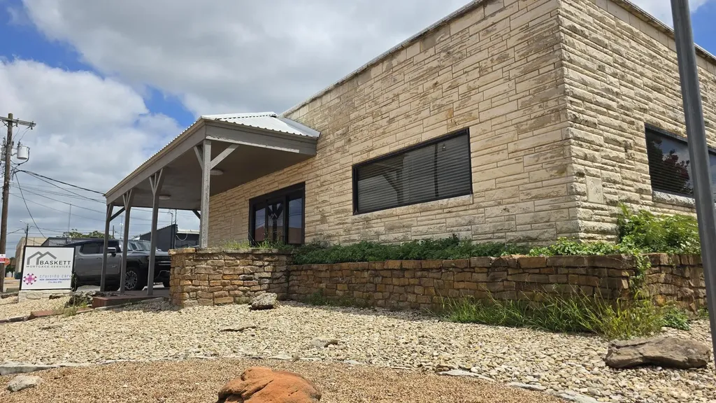 299 S Columbia Street Stephenville TX 76401