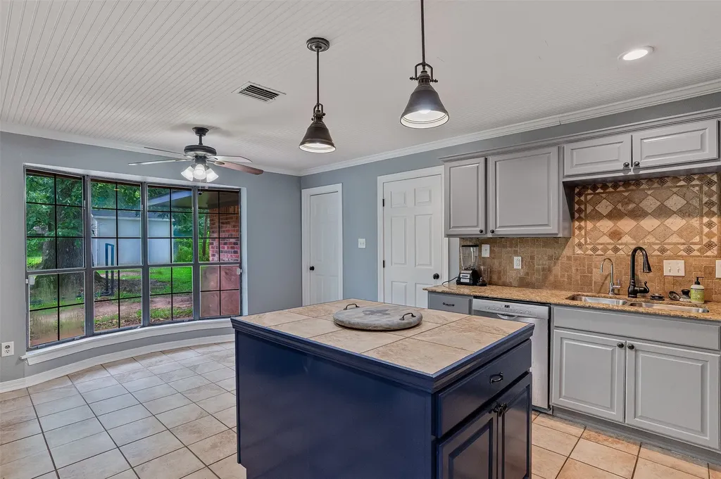 7433 Whispering Pines Drive Shreveport LA 71129