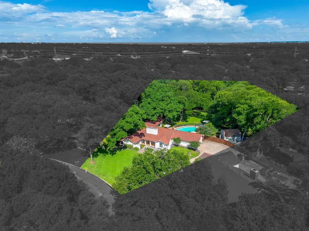 4325 Elmwood Drive Benbrook TX 76116