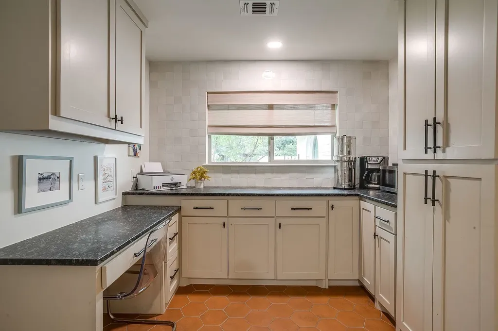 4325 Elmwood Drive Benbrook TX 76116