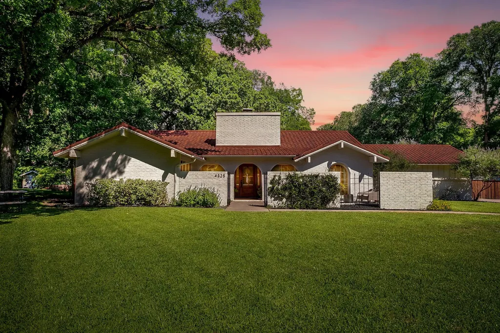 4325 Elmwood Drive Benbrook TX 76116