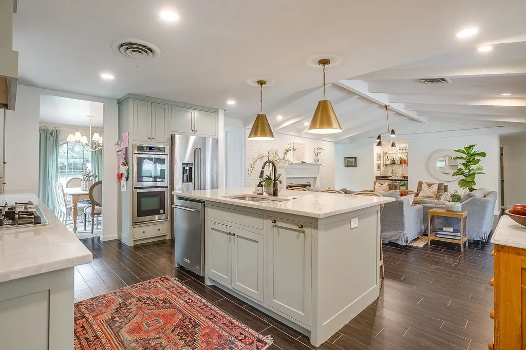 4325 Elmwood Drive Benbrook TX 76116
