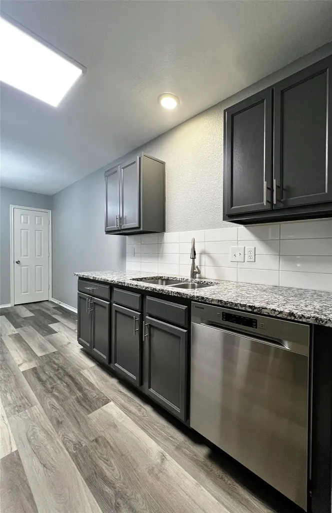 1010 S Retta Street Fort Worth TX 76111