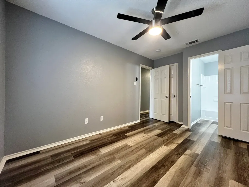 1010 S Retta Street Fort Worth TX 76111