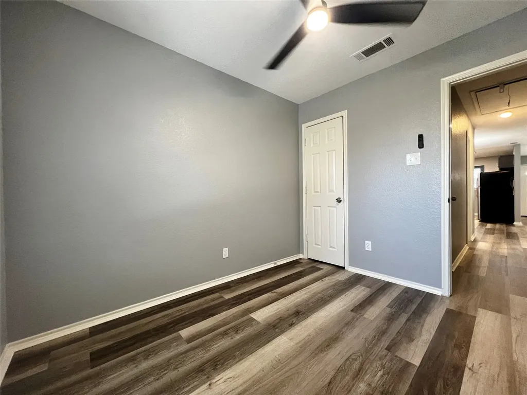 1010 S Retta Street Fort Worth TX 76111
