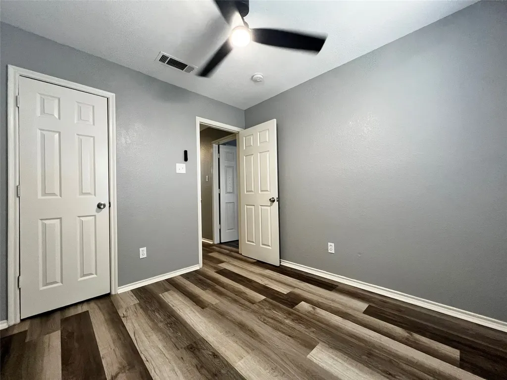 1010 S Retta Street Fort Worth TX 76111