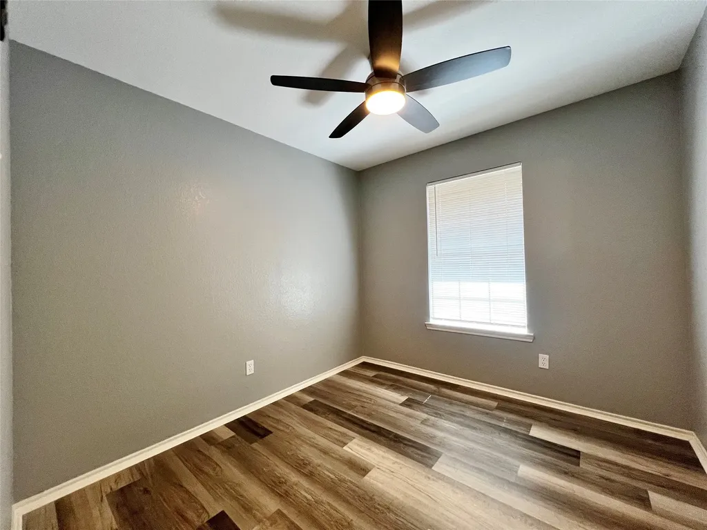 1010 S Retta Street Fort Worth TX 76111
