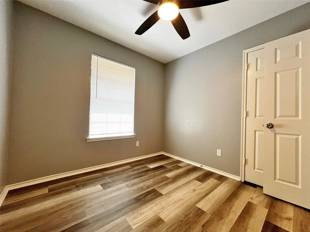 1010 S Retta Street Fort Worth TX 76111