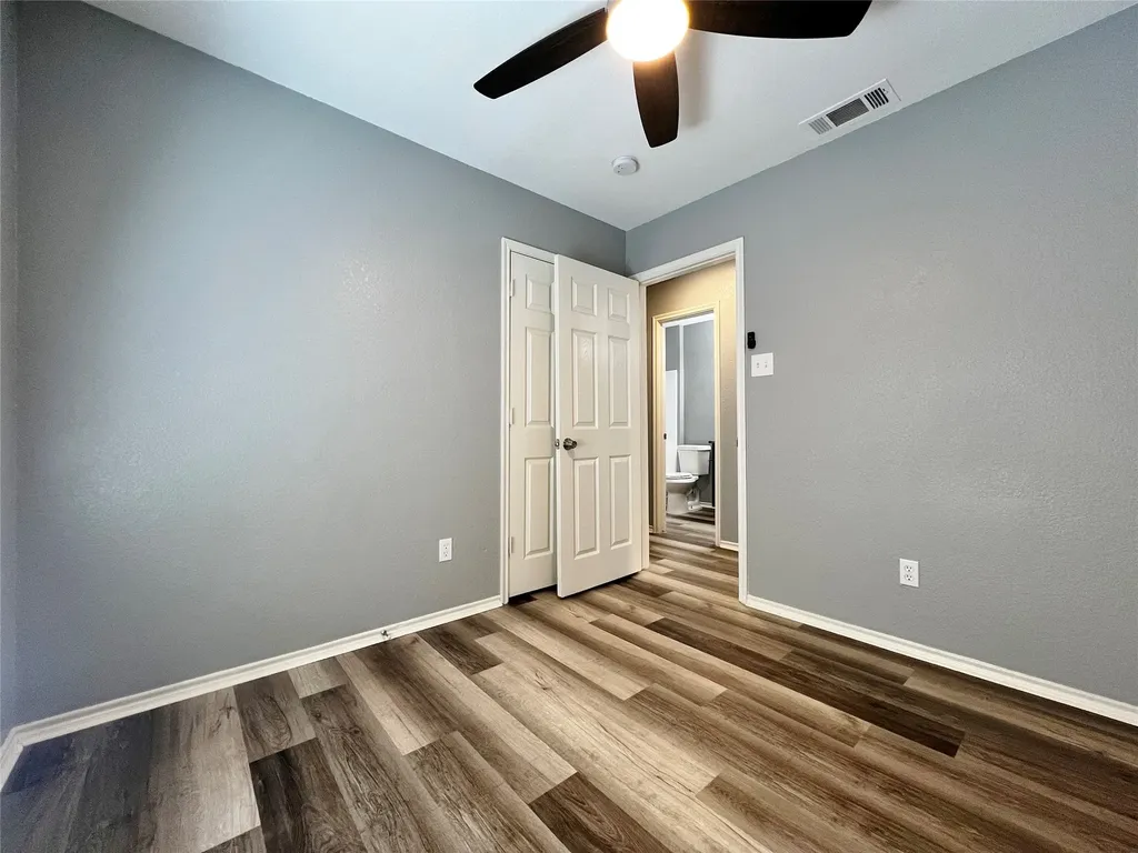 1010 S Retta Street Fort Worth TX 76111
