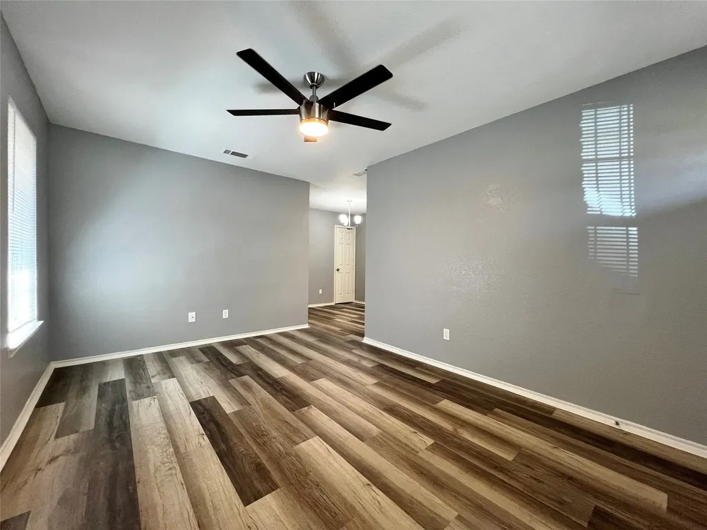 1010 S Retta Street Fort Worth TX 76111
