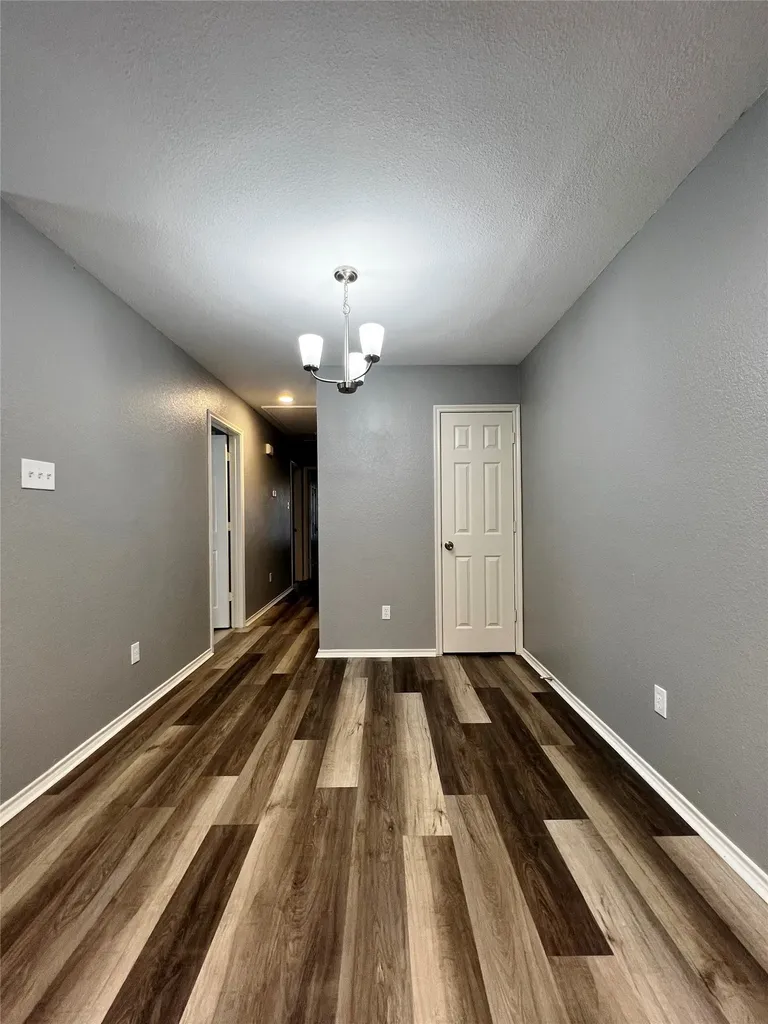 1010 S Retta Street Fort Worth TX 76111