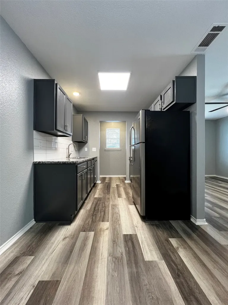 1010 S Retta Street Fort Worth TX 76111