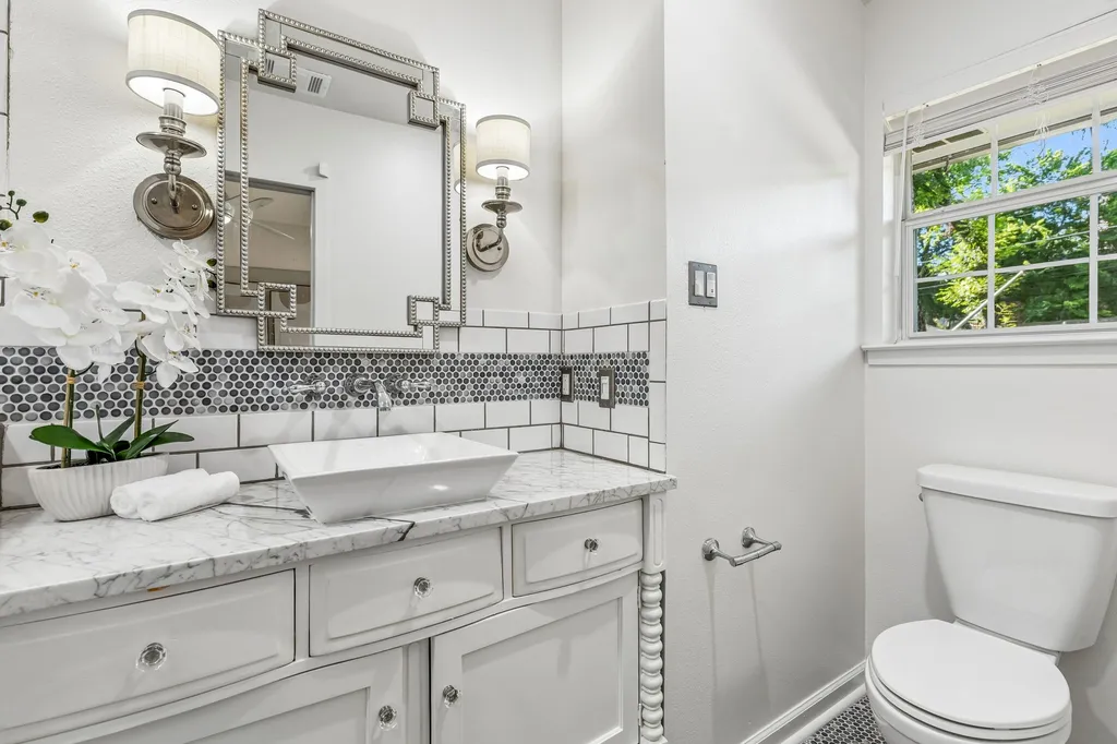9809 Lanshire Drive Dallas TX 75238
