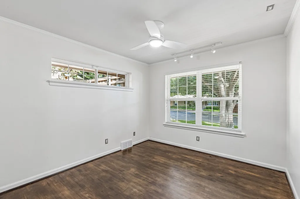 9809 Lanshire Drive Dallas TX 75238