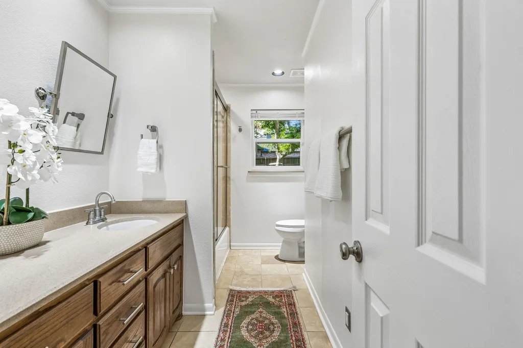 9809 Lanshire Drive Dallas TX 75238