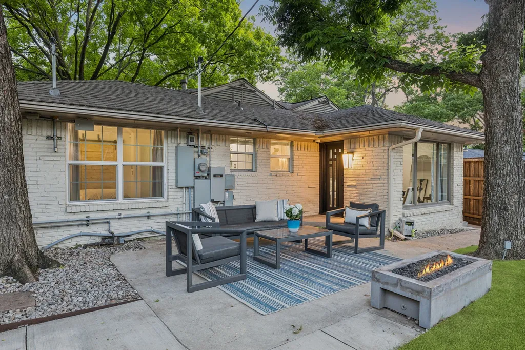 9809 Lanshire Drive Dallas TX 75238