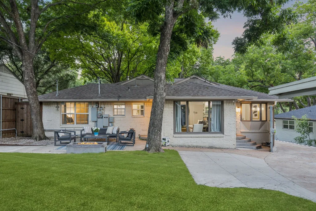 9809 Lanshire Drive Dallas TX 75238