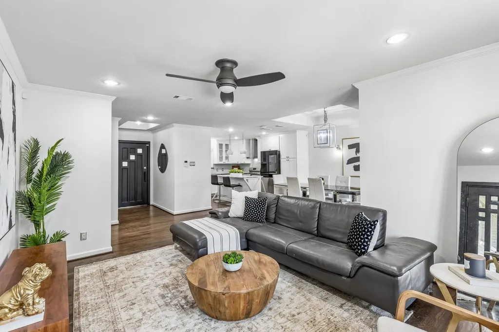 9809 Lanshire Drive Dallas TX 75238