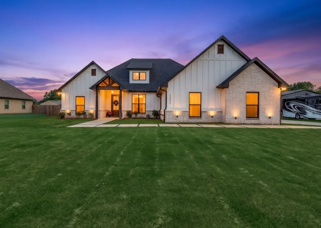 12432 Maplewood Drive Lindale TX 75771