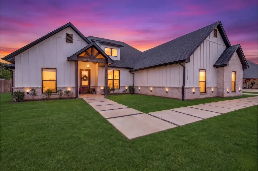 12432 Maplewood Drive Lindale TX 75771