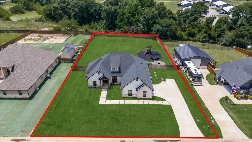 12432 Maplewood Drive Lindale TX 75771