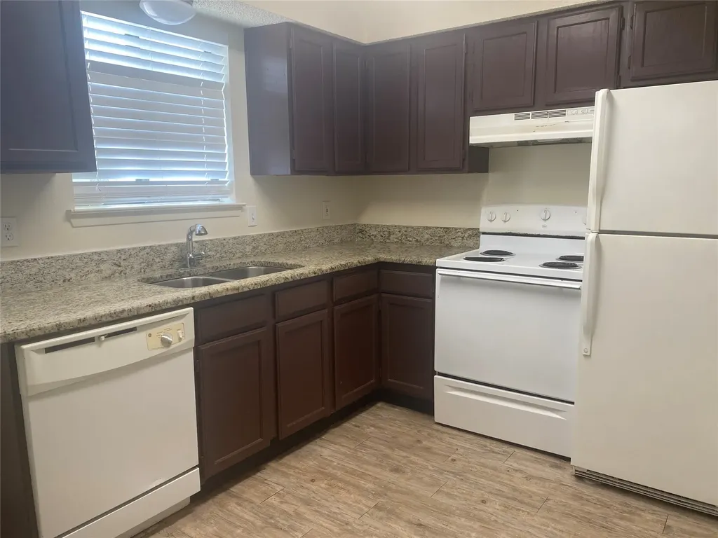 2826 Wimbledon Court Garland TX 75041