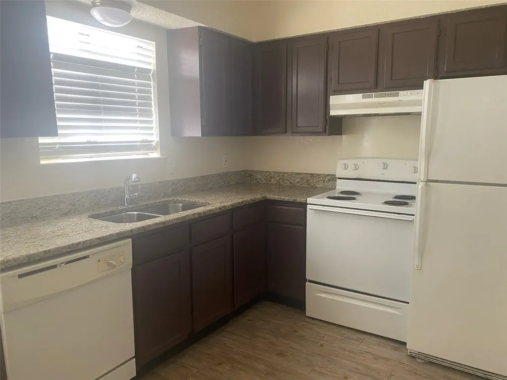 2826 Wimbledon Court Garland TX 75041