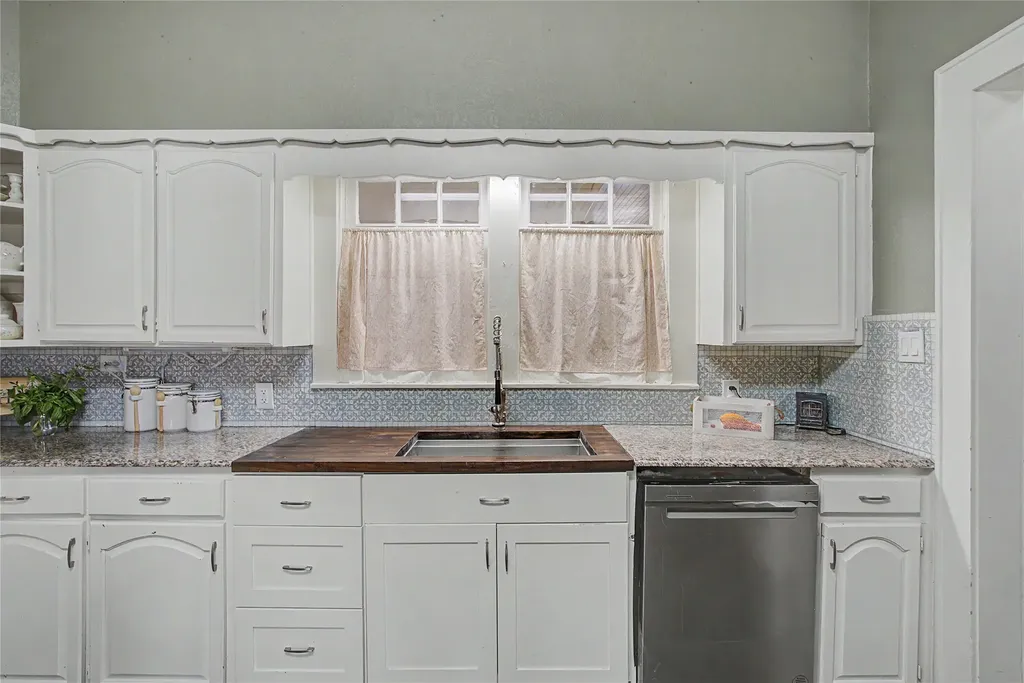 7921 White Settlement Road White Settlement TX 76108