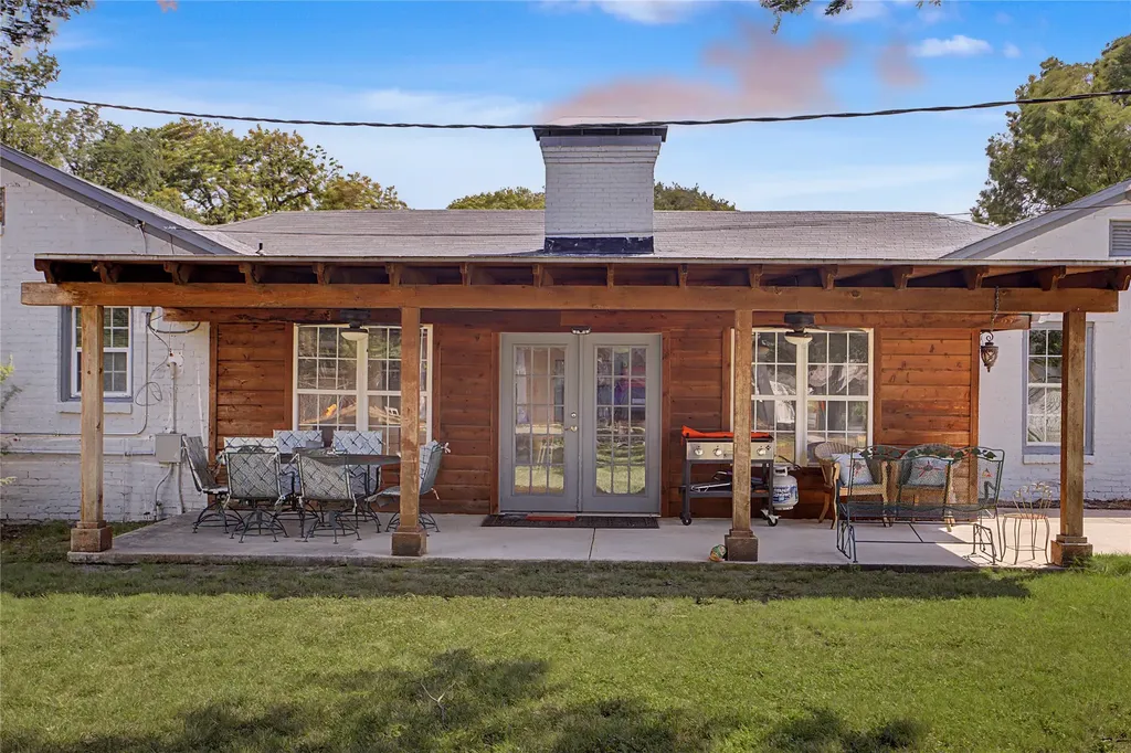 7921 White Settlement Road White Settlement TX 76108