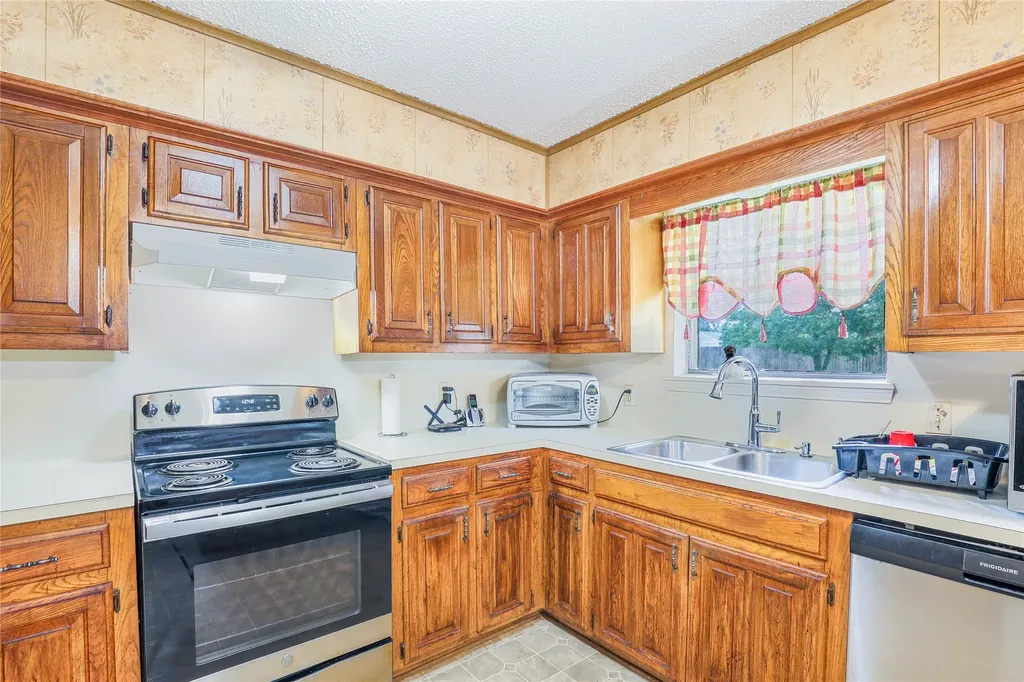 109 County Road 1224 Mt Pleasant TX 75455