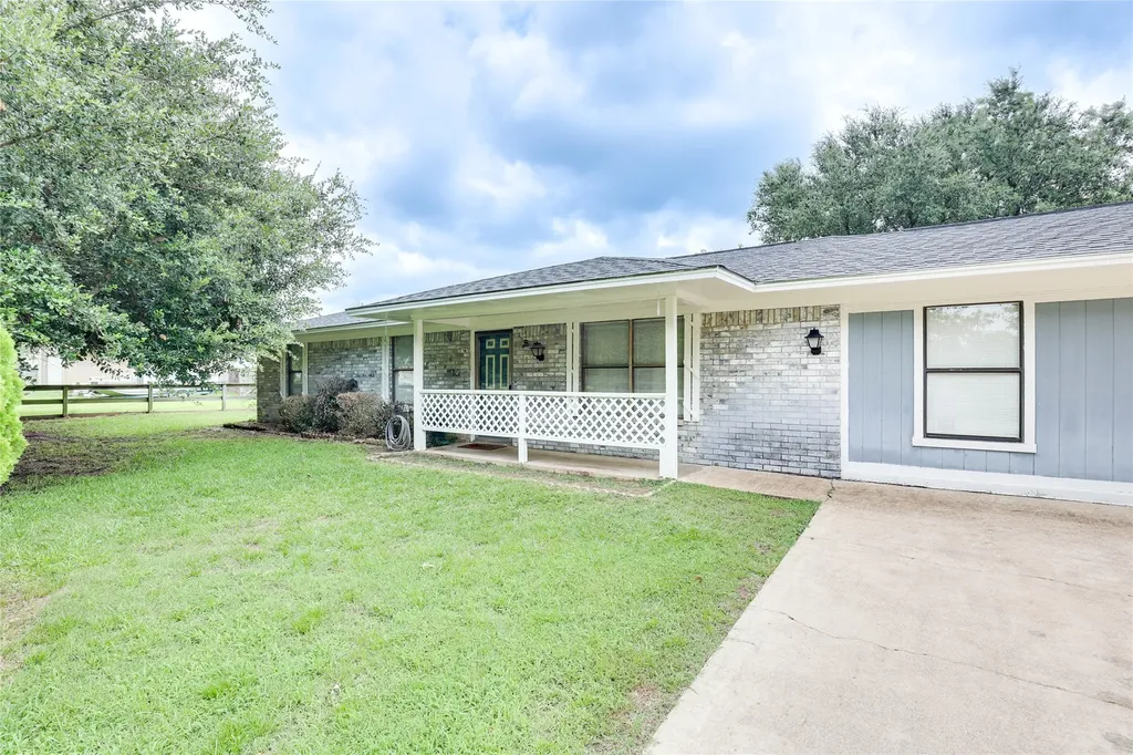 109 County Road 1224 Mt Pleasant TX 75455