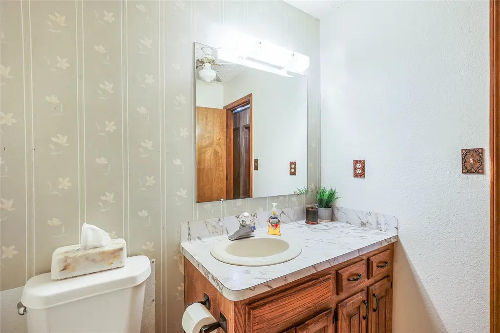 109 County Road 1224 Mt Pleasant TX 75455