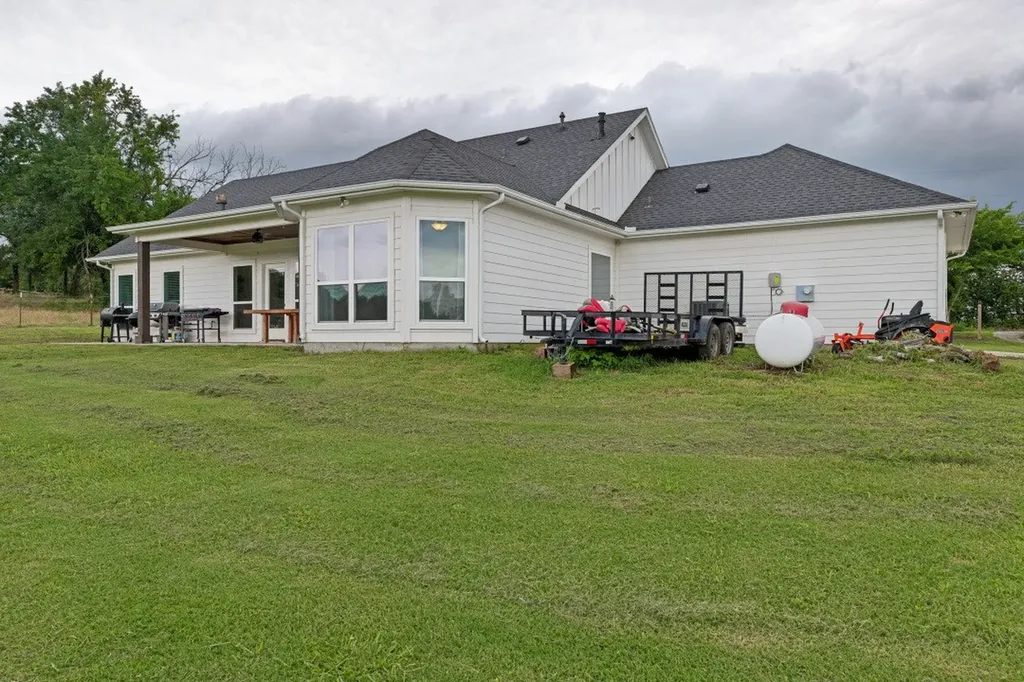 336 Hugh Orr Road Van Alstyne TX 75495
