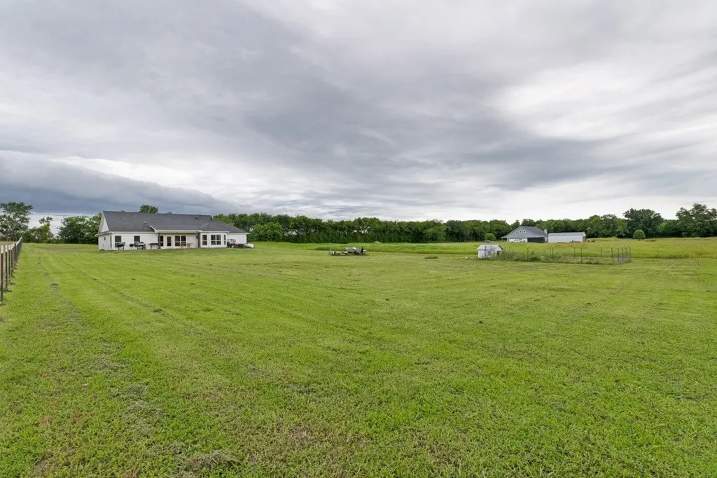 336 Hugh Orr Road Van Alstyne TX 75495