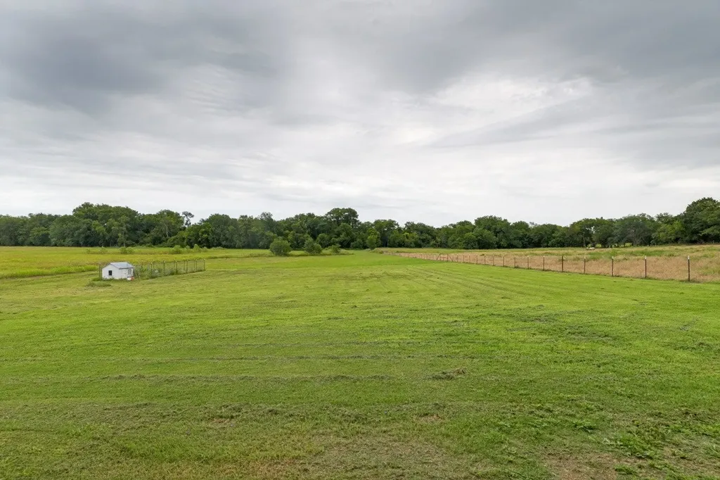 336 Hugh Orr Road Van Alstyne TX 75495