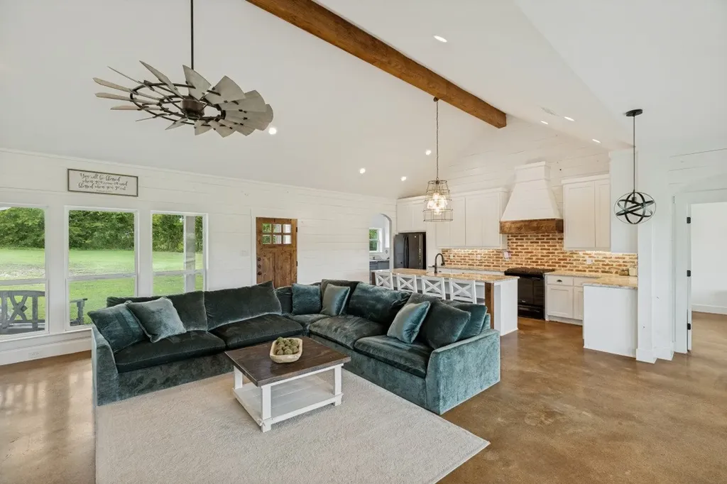 336 Hugh Orr Road Van Alstyne TX 75495