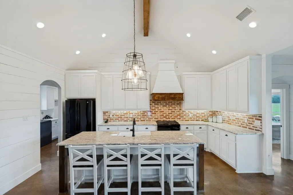 336 Hugh Orr Road Van Alstyne TX 75495