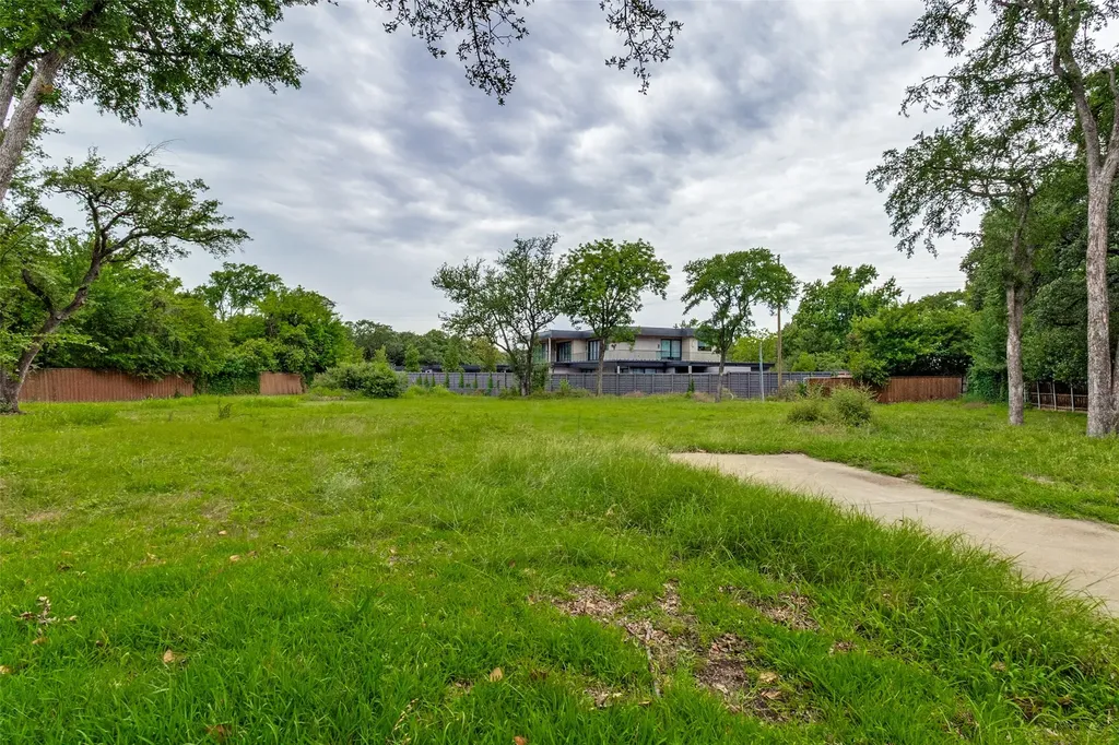 5006 Pebblebrook Drive Dallas TX 75229