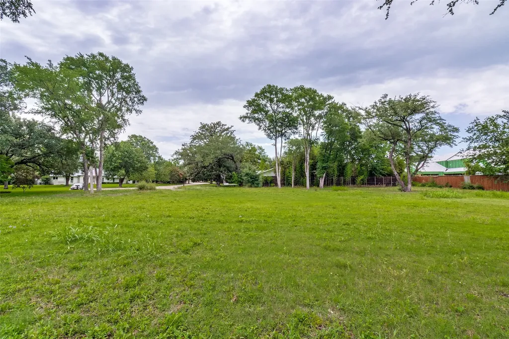 5006 Pebblebrook Drive Dallas TX 75229