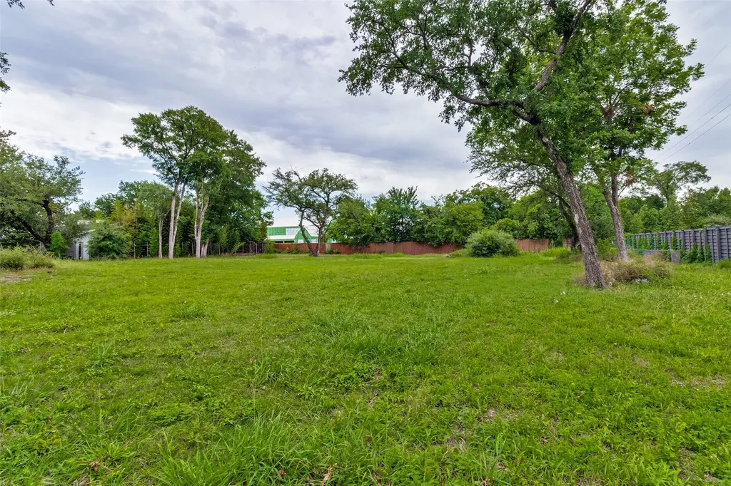5006 Pebblebrook Drive Dallas TX 75229