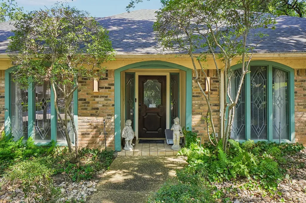 6102 Waterview Drive Arlington TX 76016
