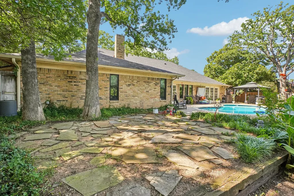 6102 Waterview Drive Arlington TX 76016