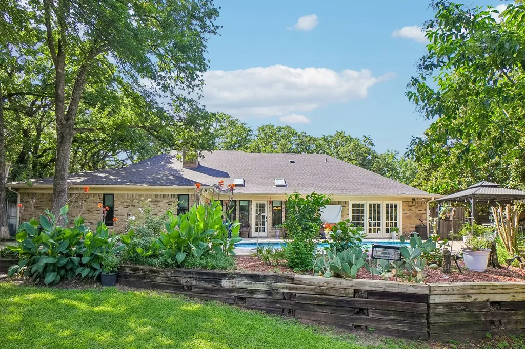 6102 Waterview Drive Arlington TX 76016