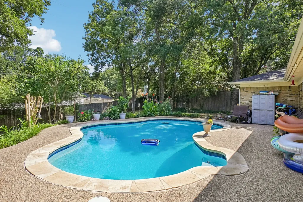 6102 Waterview Drive Arlington TX 76016