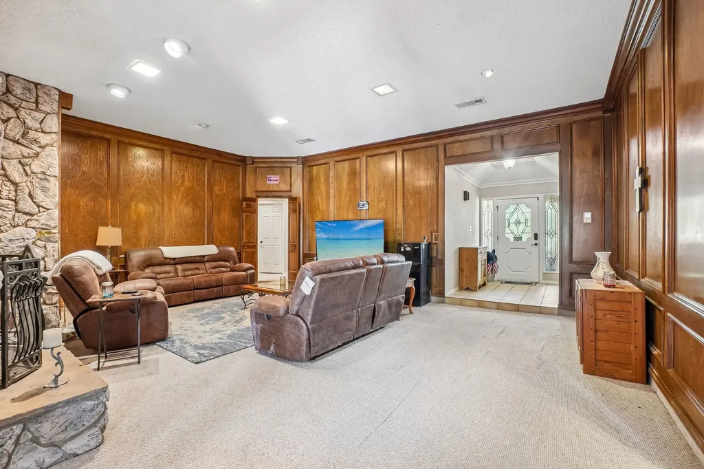 6102 Waterview Drive Arlington TX 76016
