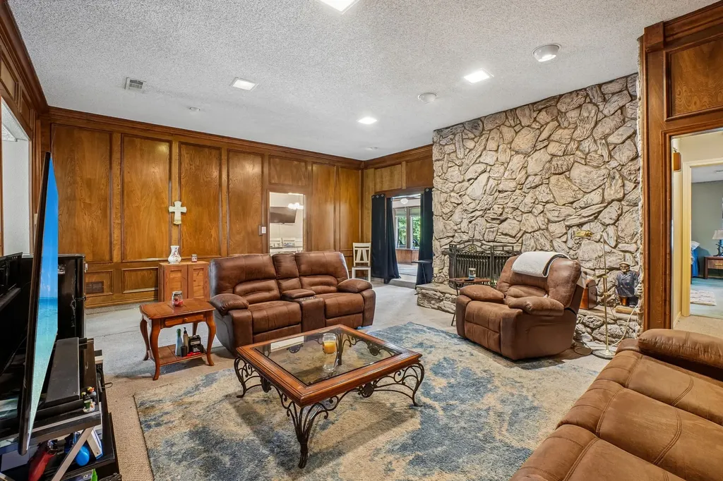 6102 Waterview Drive Arlington TX 76016