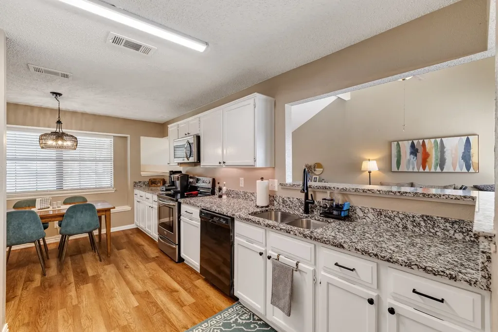 2904 Peninsula Way Carrollton TX 75007