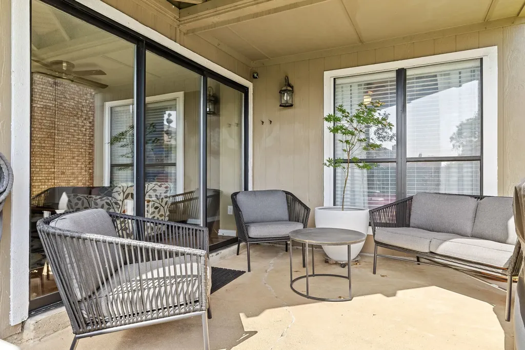 2904 Peninsula Way Carrollton TX 75007