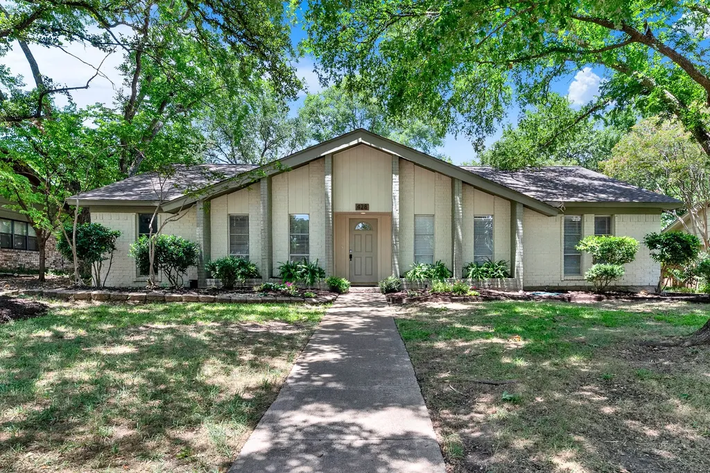 428 Shady Brook Drive Richardson TX 75080
