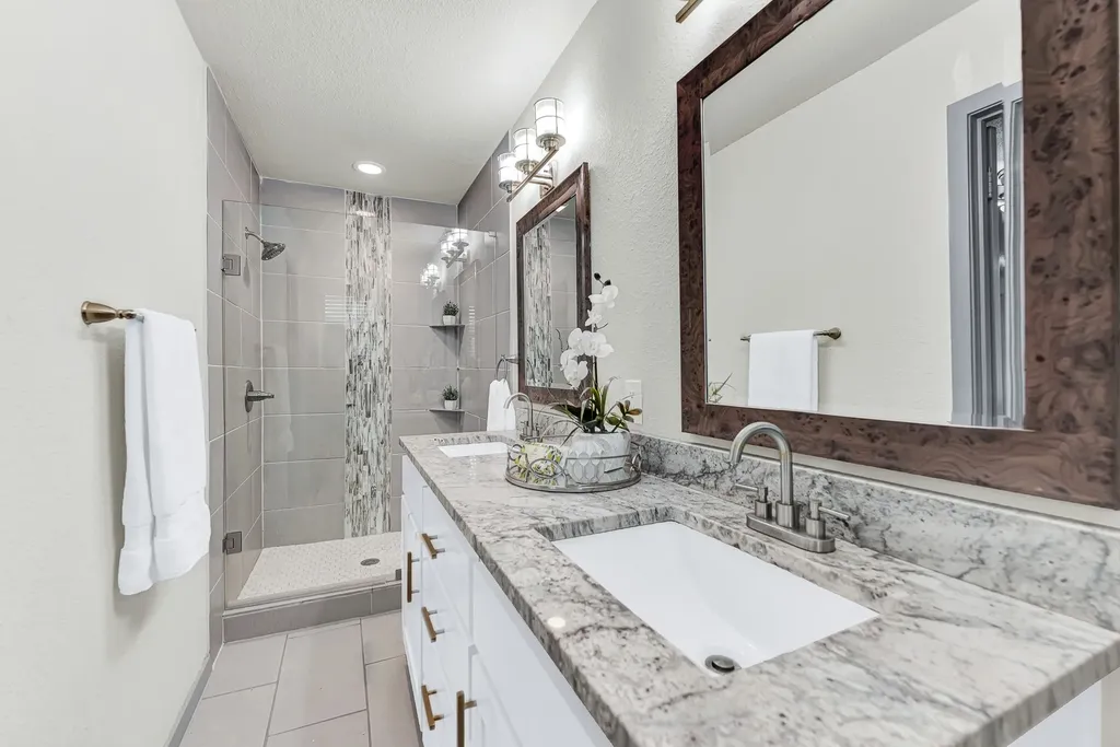 428 Shady Brook Drive Richardson TX 75080
